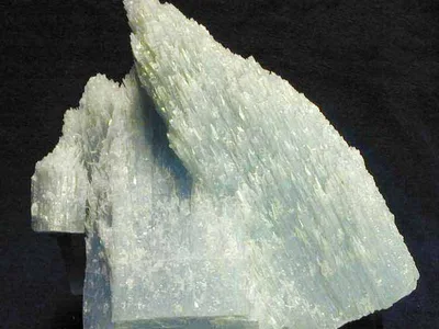 Mineral powder used in sealants rubber and construction compounds